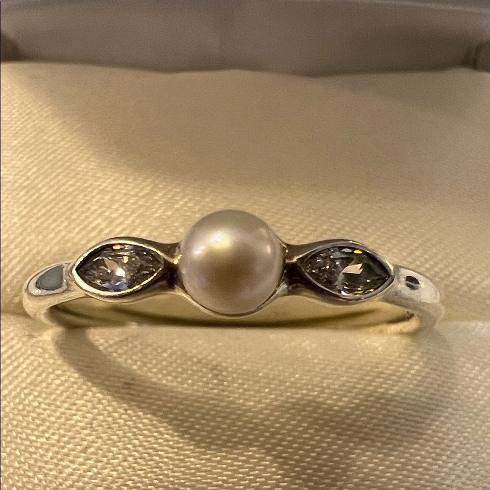 Pandora Luminous Leaves Ring, Size 60